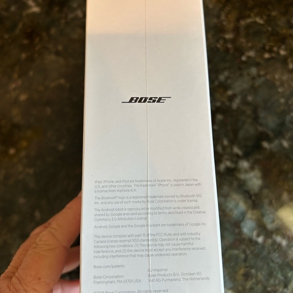 New In Box Bose Noise Cancelling Headphones Wireless Black. 759944-0050 - Picture 3 of 7